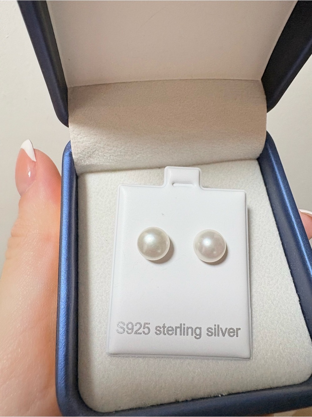 Freshwater pearls S925 Sterling Silver White Pearl Stud Earrings